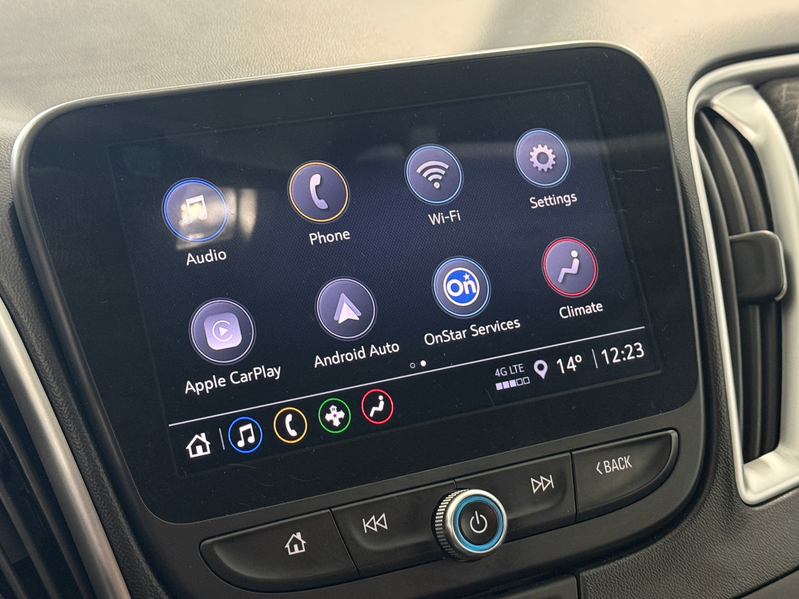 Thumbnail: 2024 Chevrolet Malibu - 4