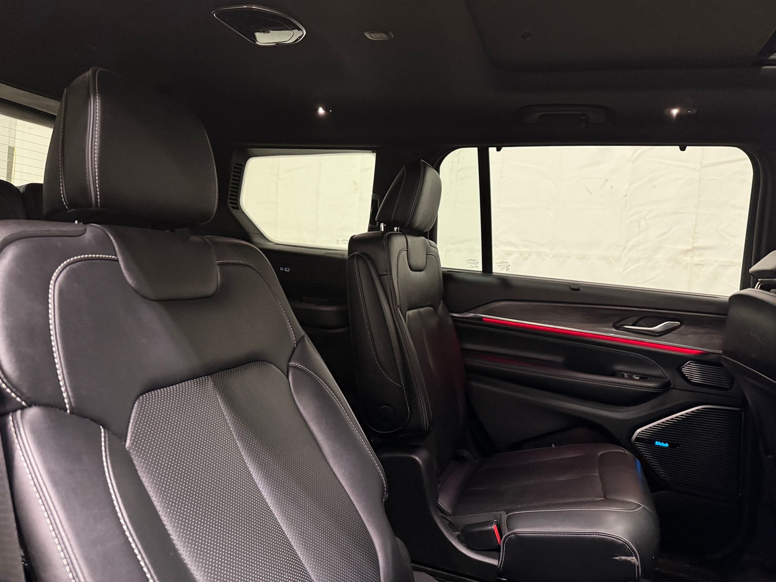 Thumbnail: 2022 Jeep Grand Cherokee L - 5