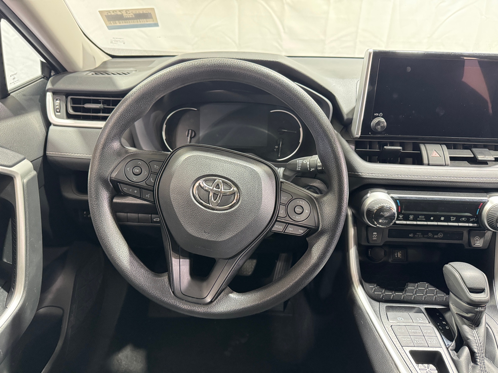 Thumbnail: 2025 Toyota RAV4 - 5