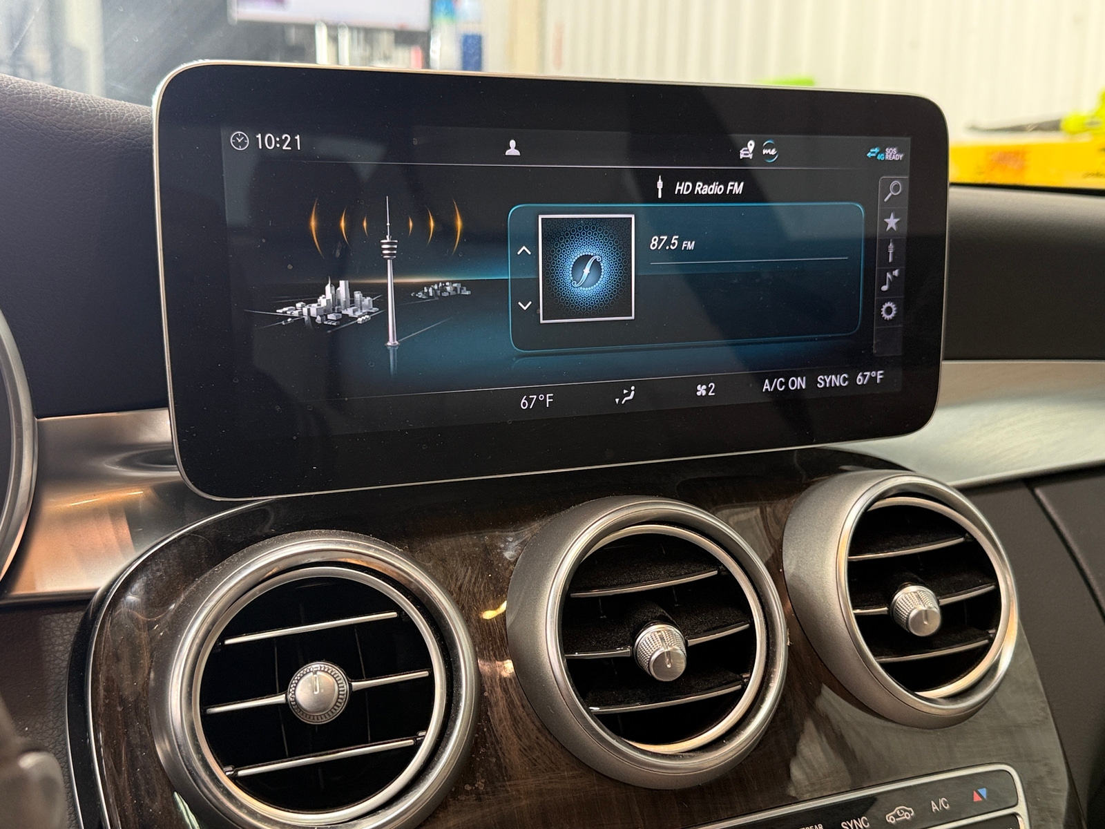 Thumbnail: 2021 Mercedes-Benz C-Class - 2