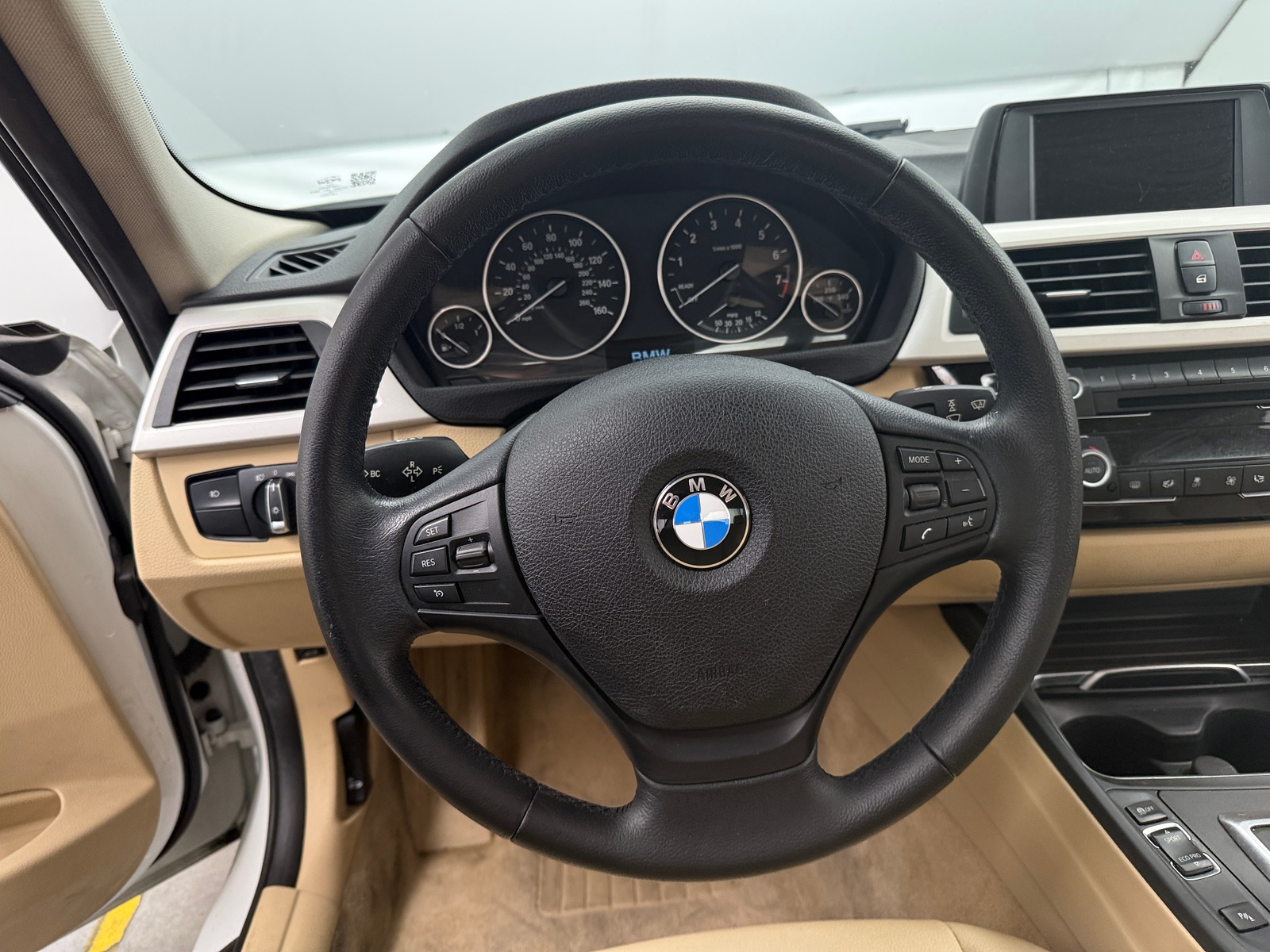 Thumbnail: 2016 BMW 3 Series - 4