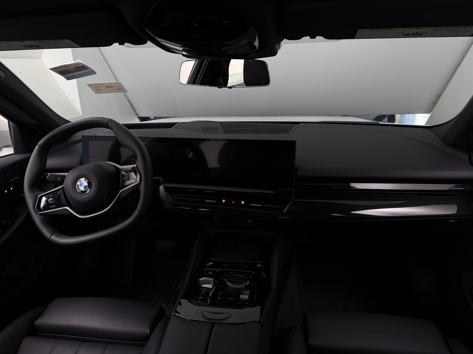 Thumbnail: 2026 BMW 5 Series - 2