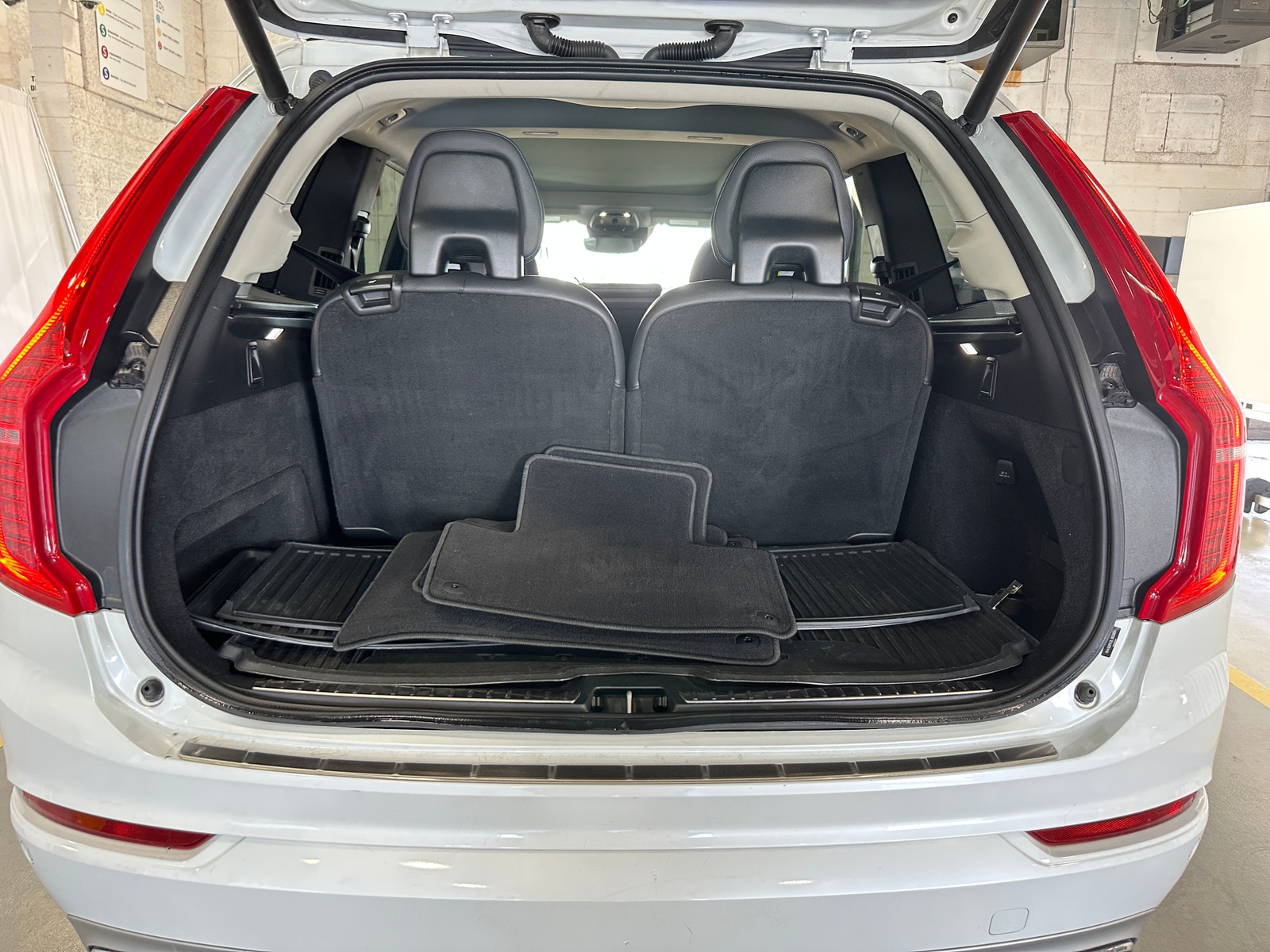 Thumbnail: 2020 Volvo XC90 - 6