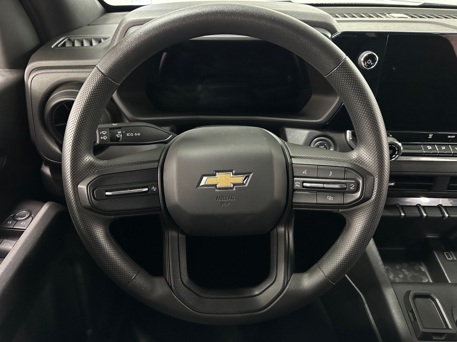 Thumbnail: 2024 Chevrolet Colorado - 5