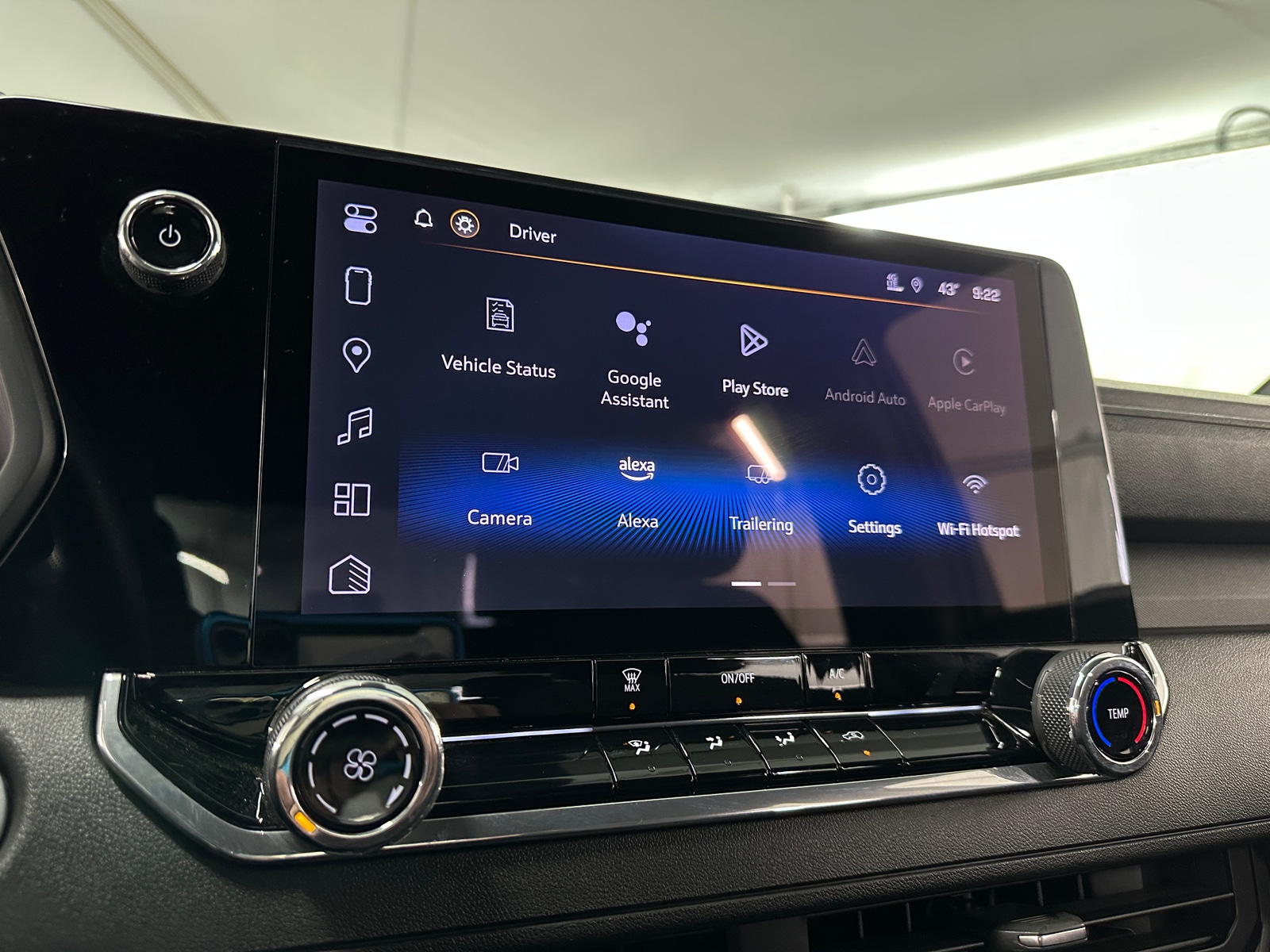 Thumbnail: 2024 Chevrolet Colorado - 4