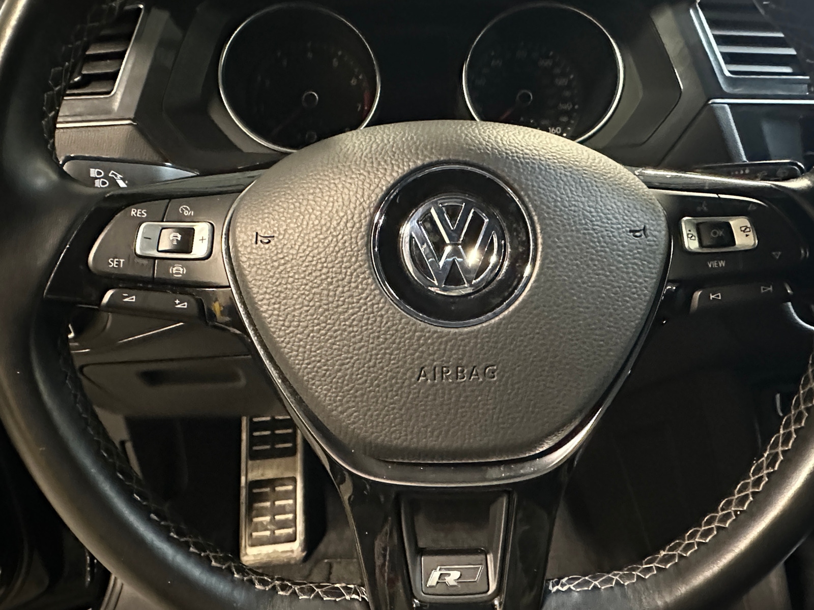 Thumbnail: 2021 Volkswagen Tiguan - 4