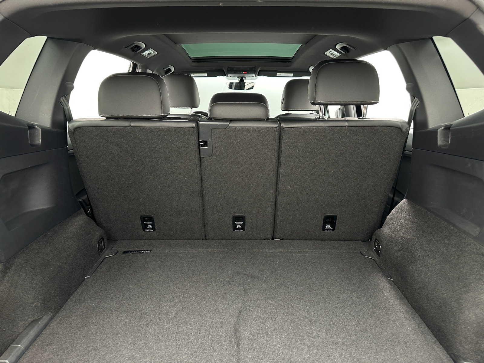 Thumbnail: 2021 Volkswagen Tiguan - 6