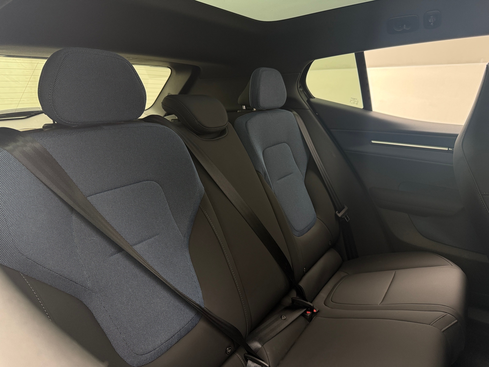 Thumbnail: 2025 Volvo EX30 - 6