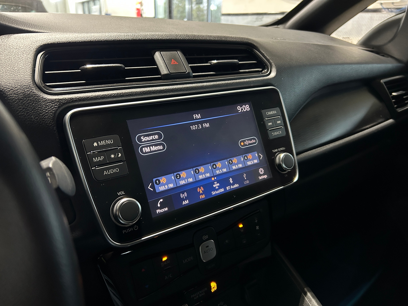 Thumbnail: 2019 Nissan Leaf - 4