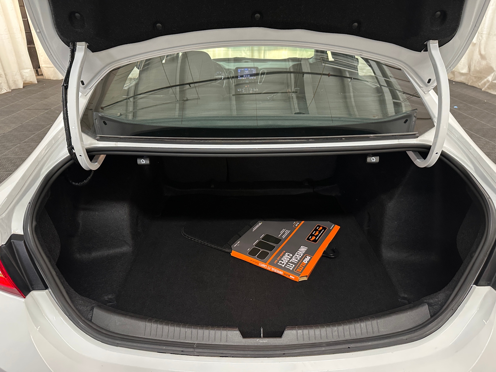 Thumbnail: 2024 Chevrolet Malibu - 7