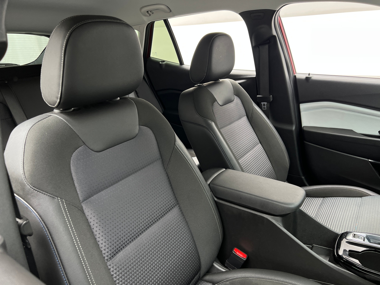 Thumbnail: 2025 Chevrolet Trax - 2