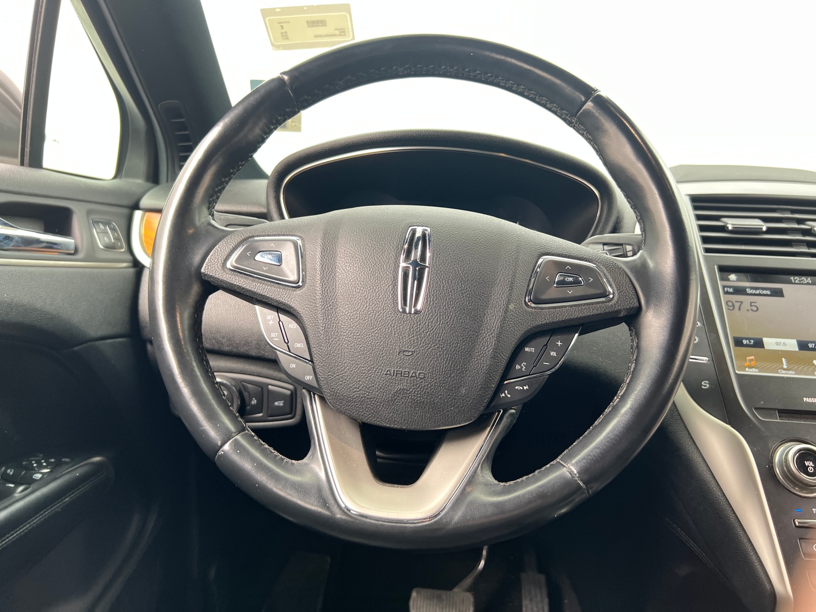 Thumbnail: 2017 Lincoln MKC - 4