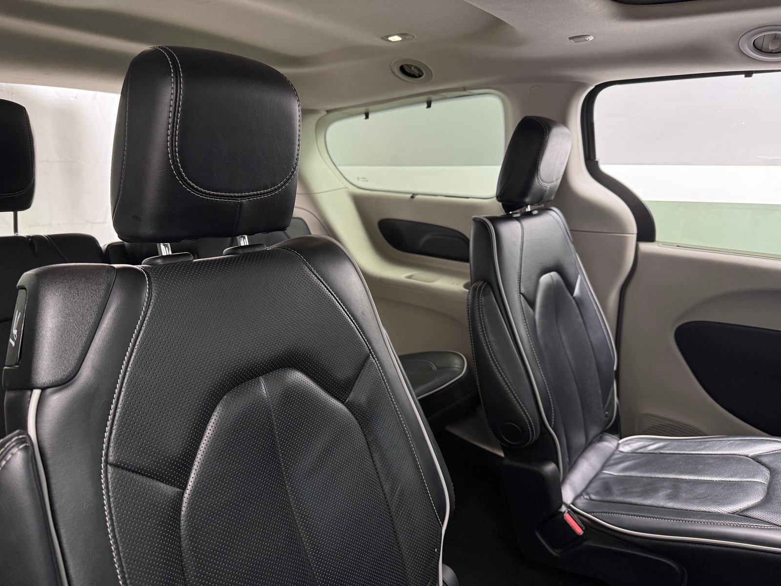 Thumbnail: 2023 Chrysler Pacifica - 5