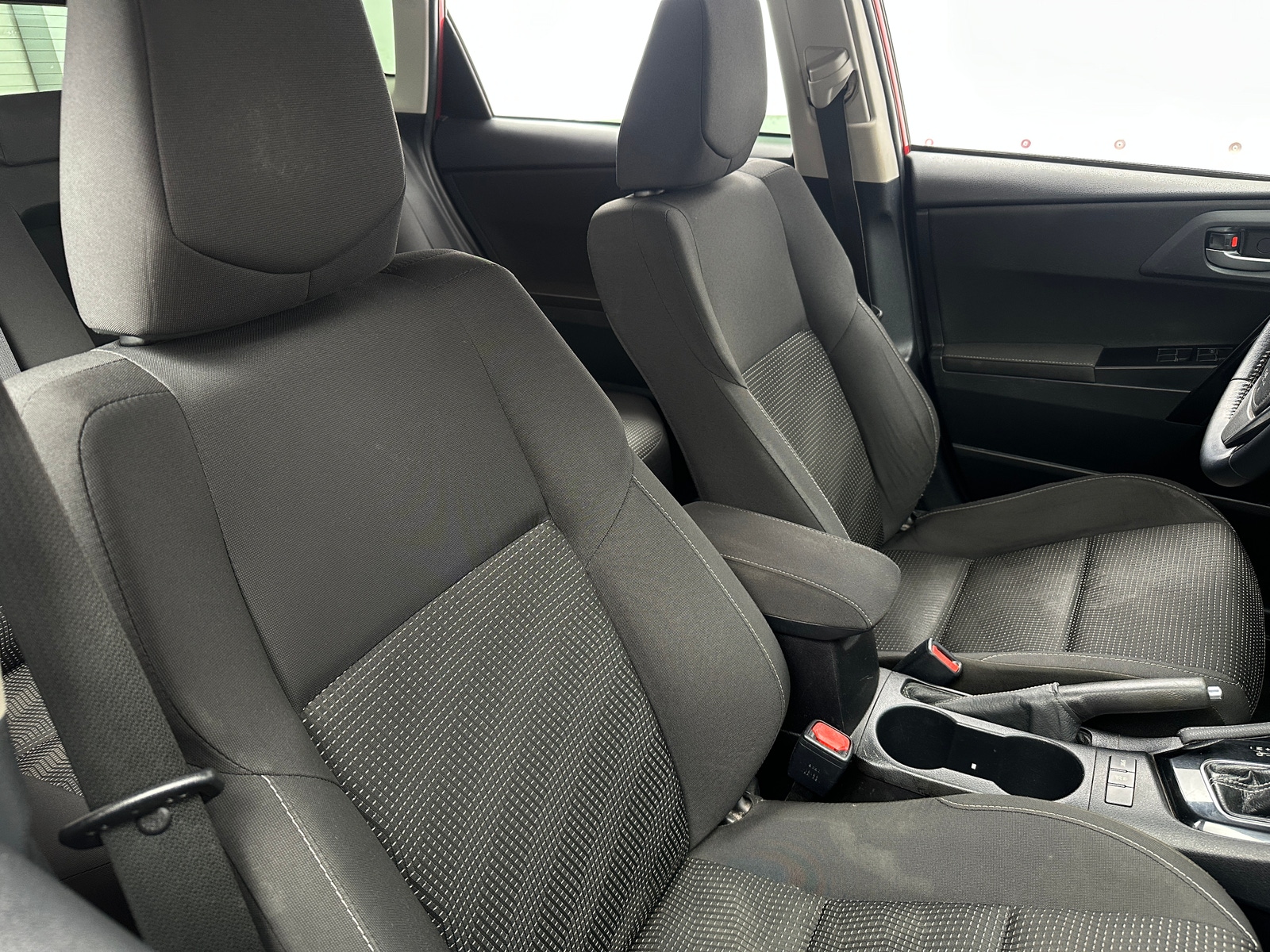 Thumbnail: 2018 Toyota Corolla iM - 2