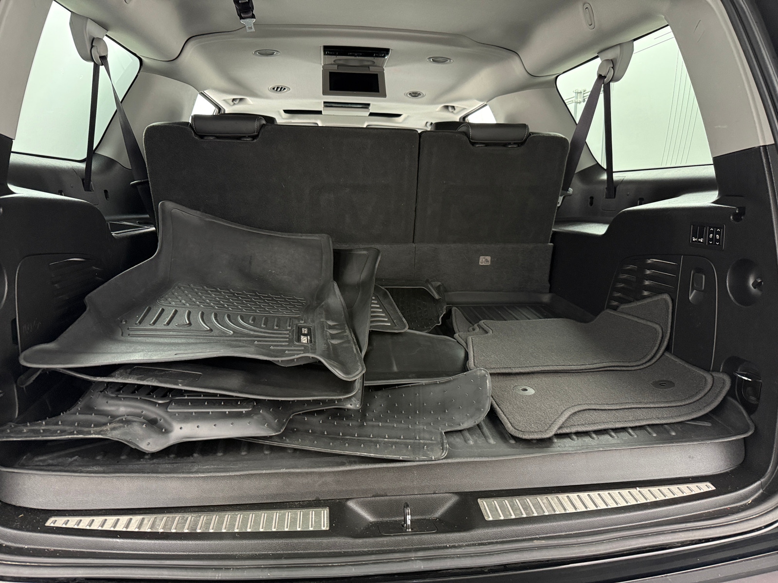 Thumbnail: 2017 Chevrolet Suburban - 6