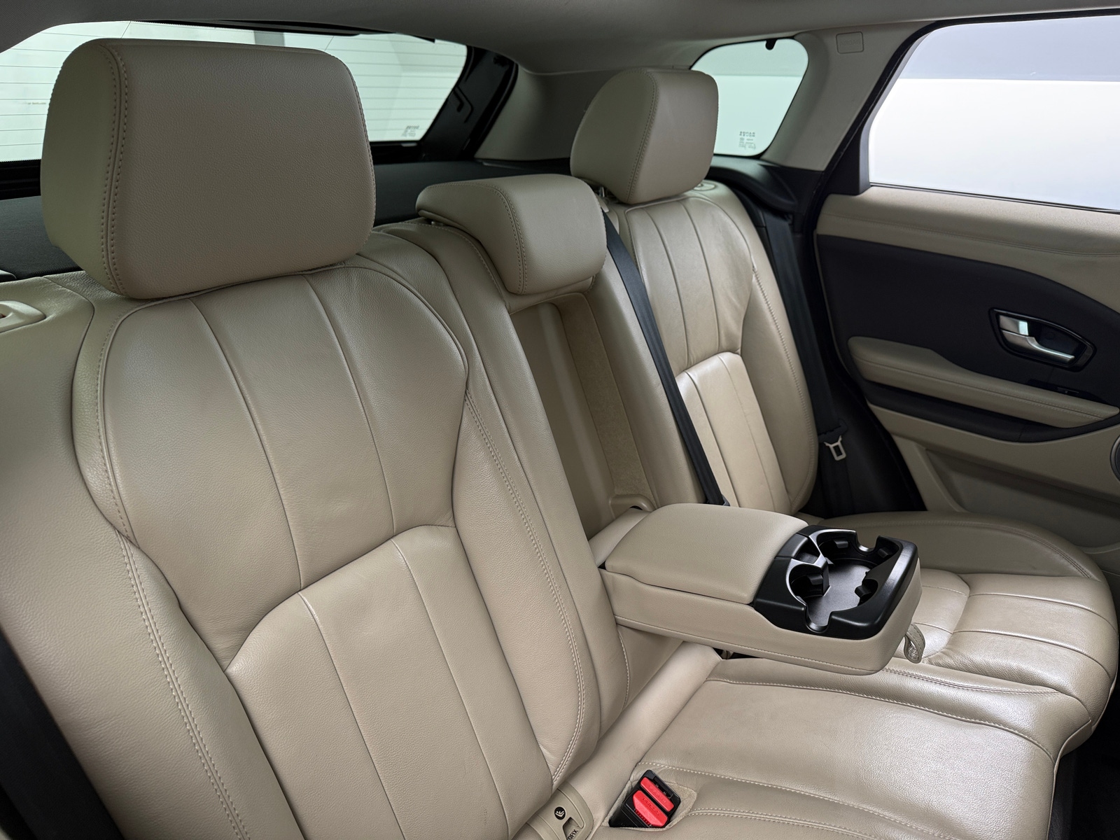 Thumbnail: 2017 Land Rover Range Rover Evoque - 6