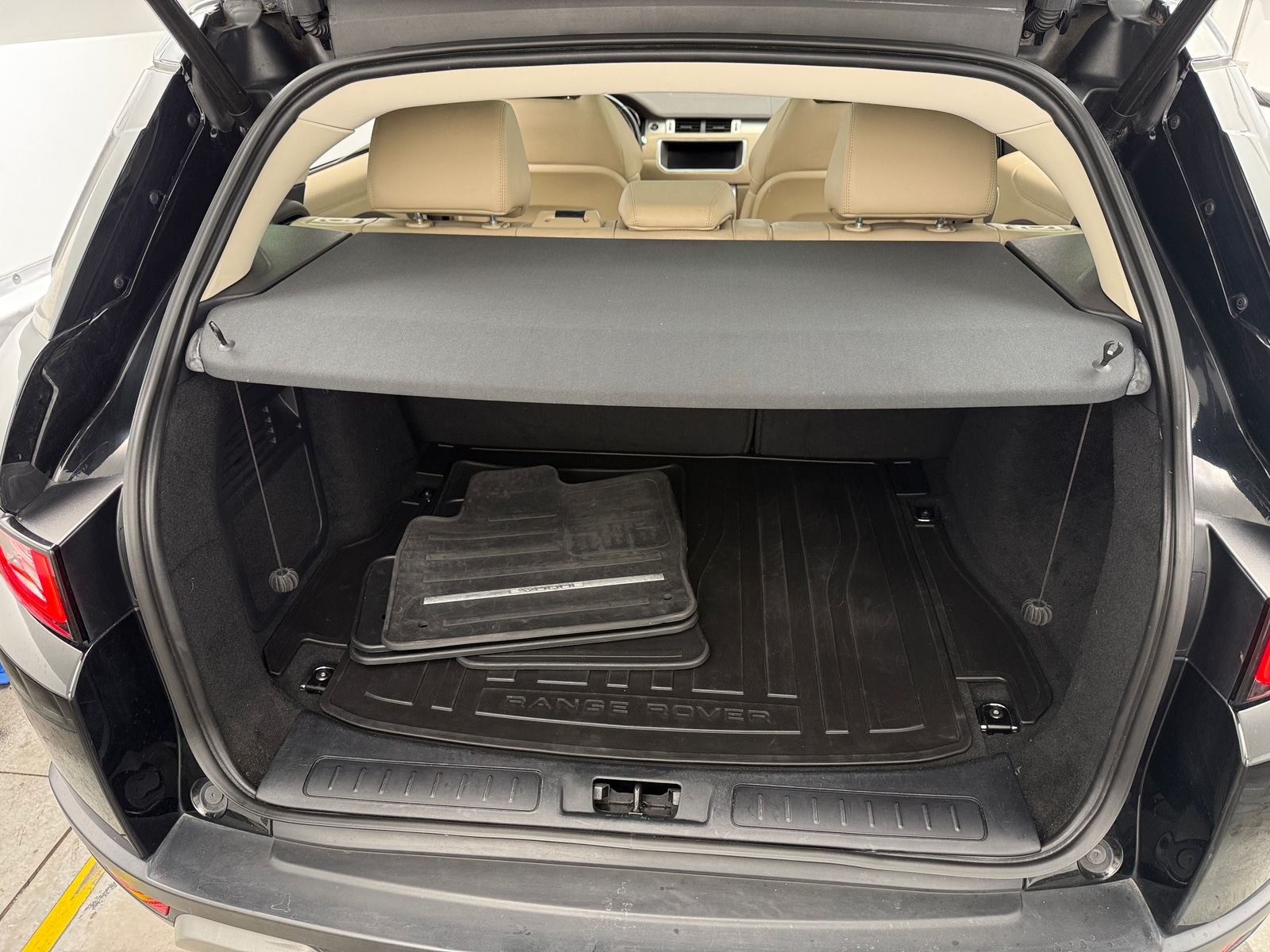 Thumbnail: 2017 Land Rover Range Rover Evoque - 7