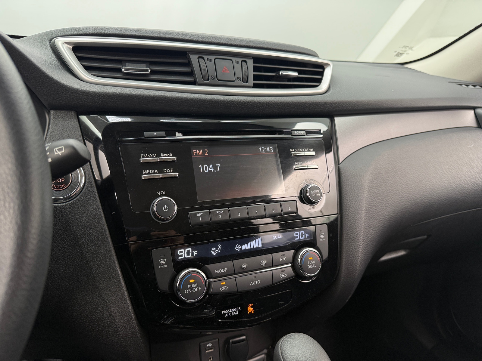 Thumbnail: 2015 Nissan Rogue - 4