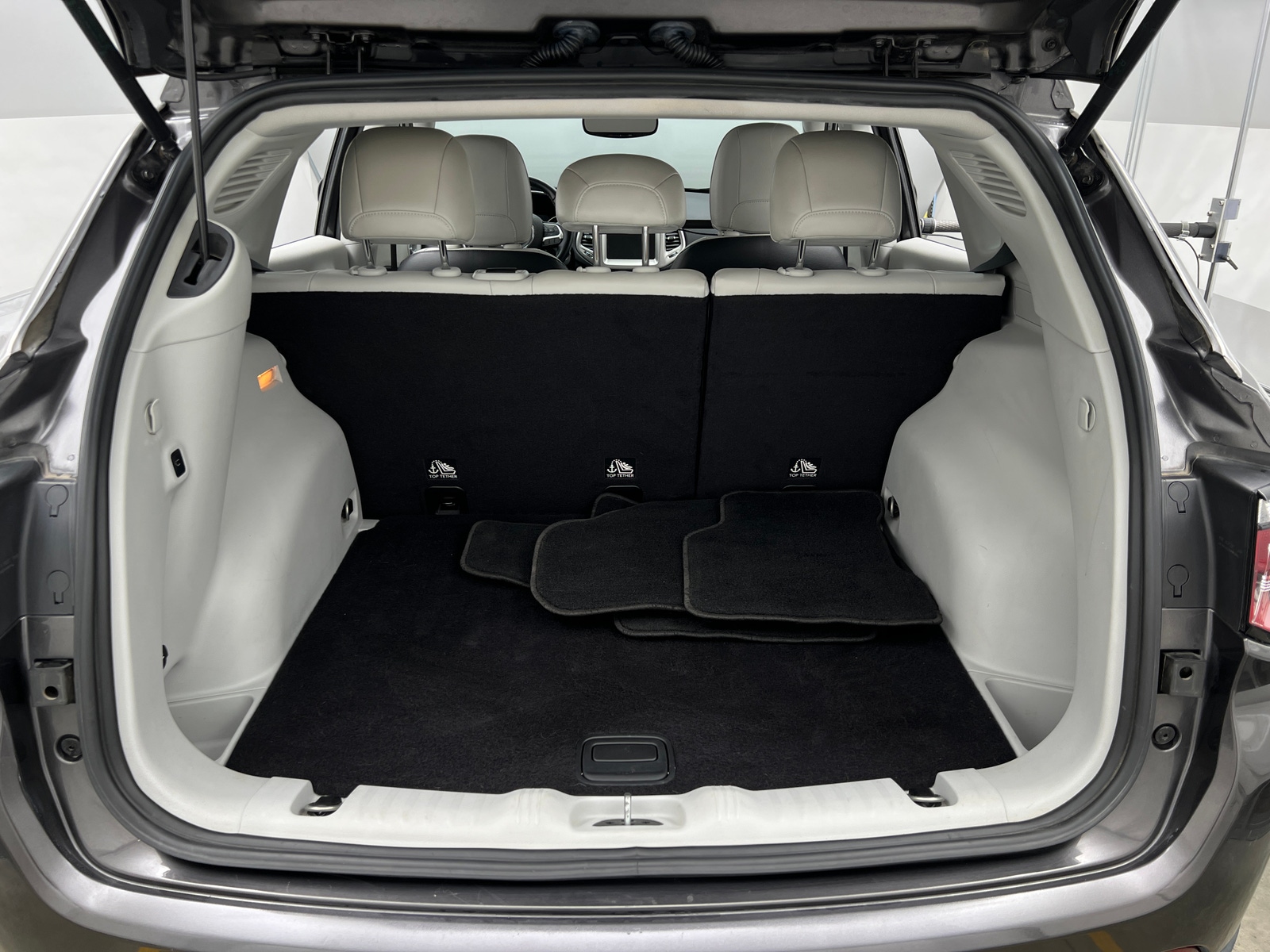 Thumbnail: 2018 Jeep Compass - 7