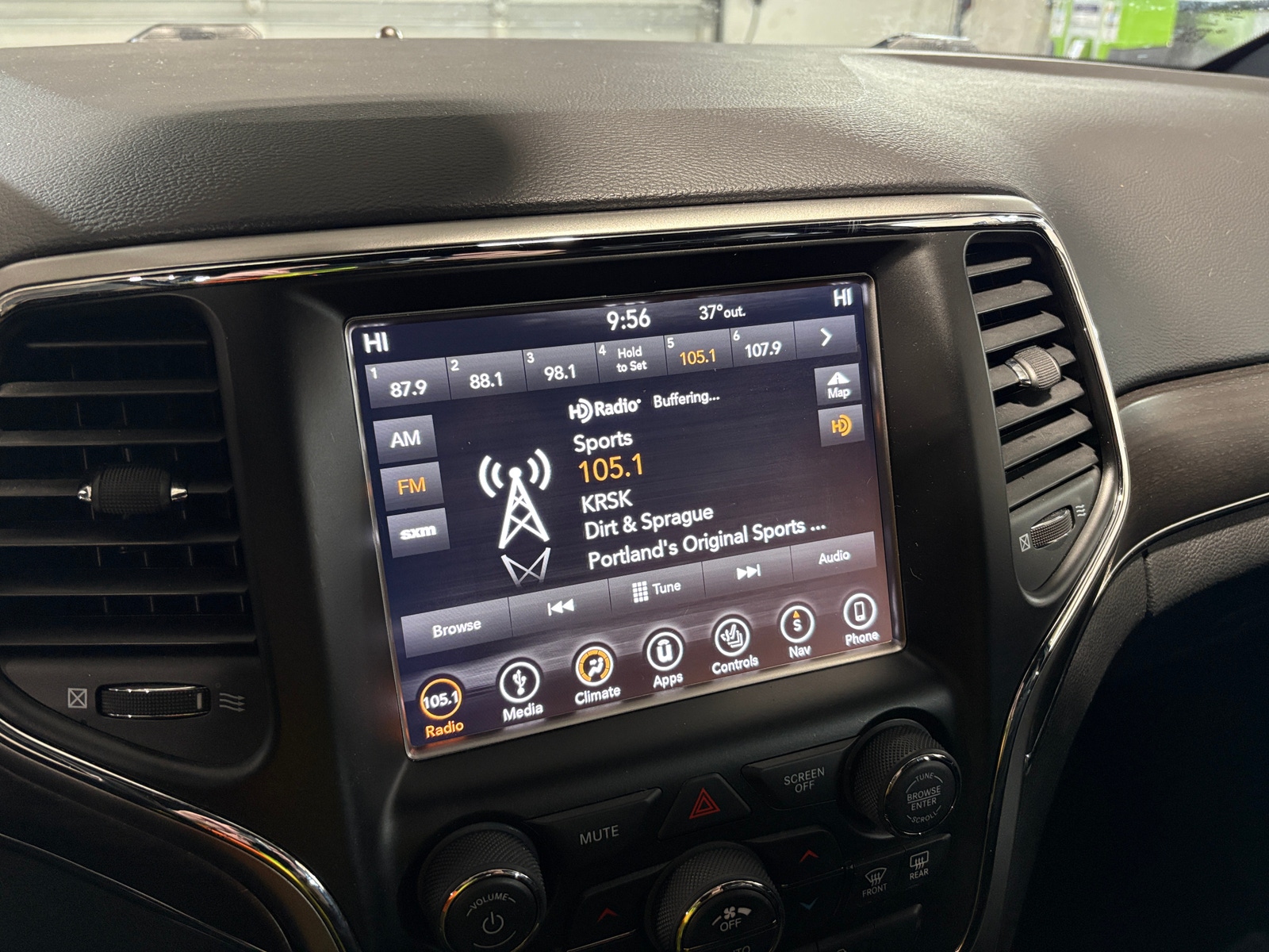 Thumbnail: 2018 Jeep Grand Cherokee - 3