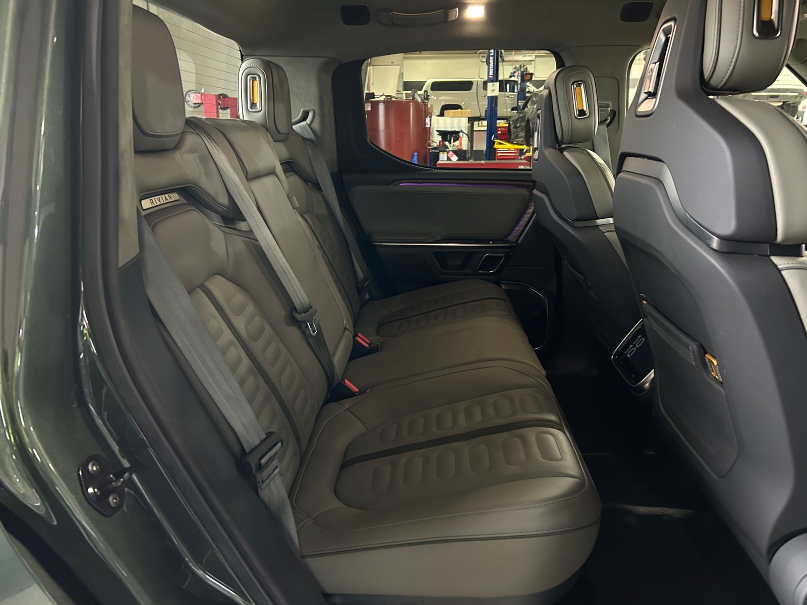 Thumbnail: 2023 Rivian R1T - 5
