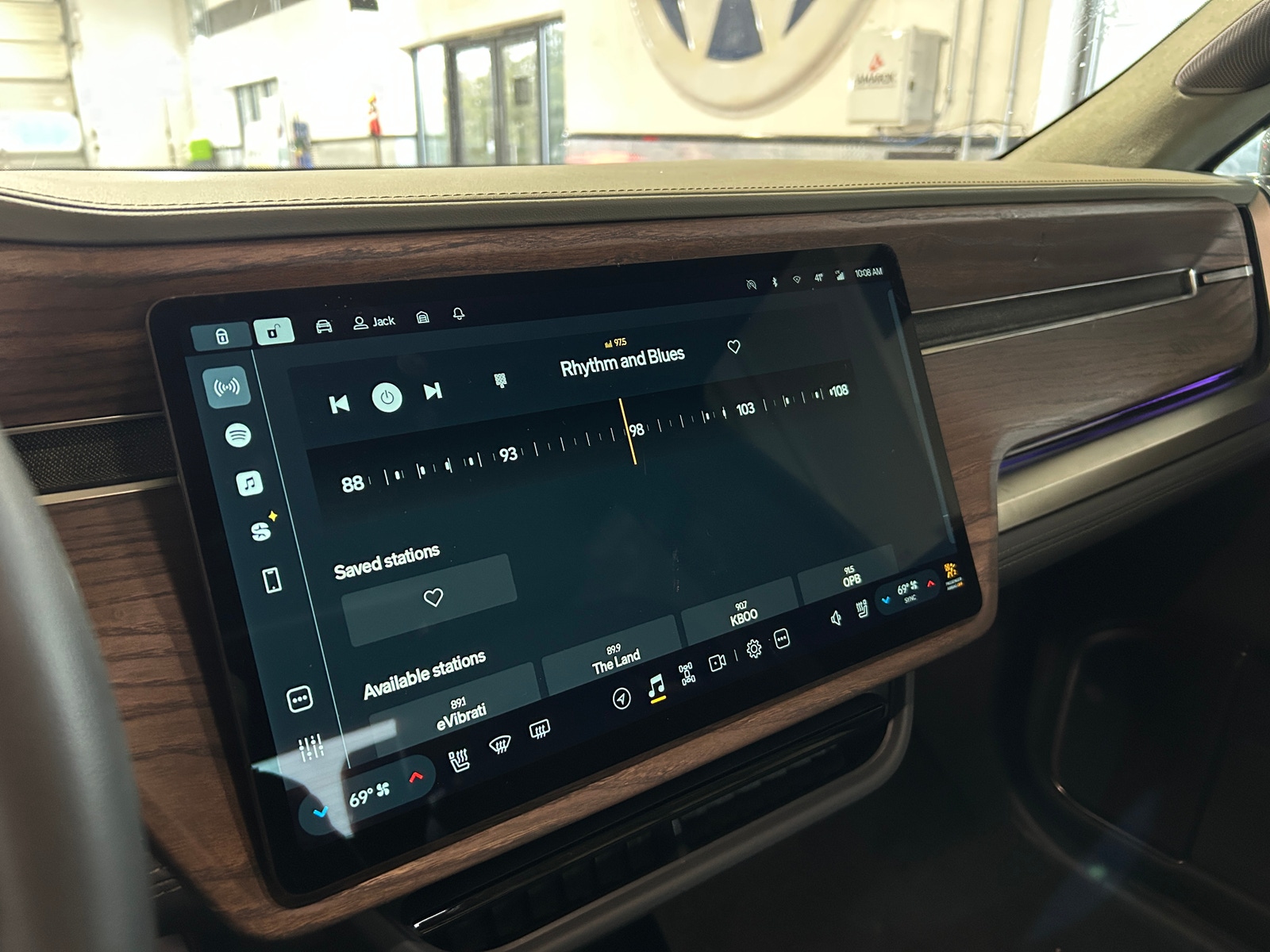 Thumbnail: 2023 Rivian R1T - 3