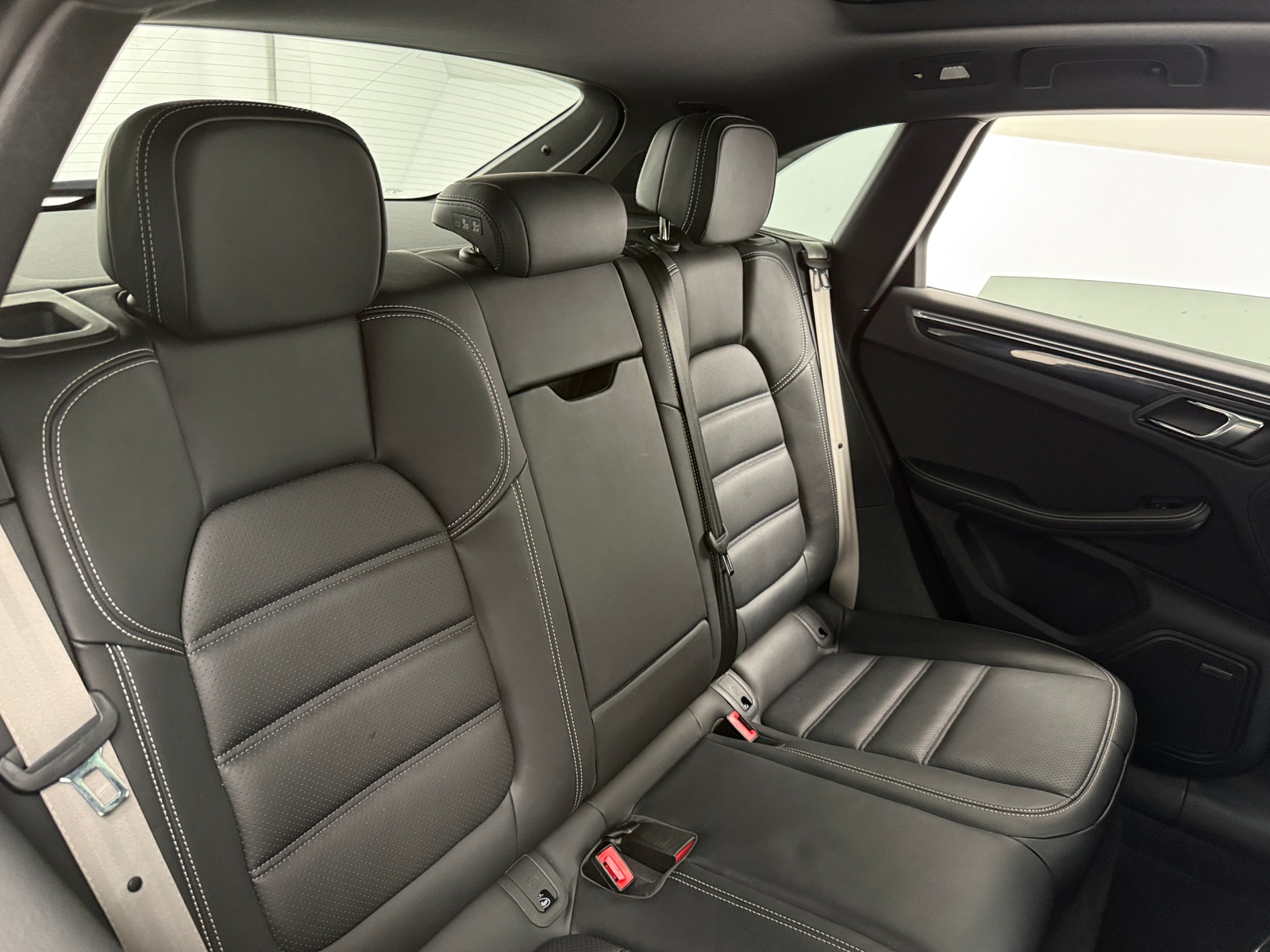 Thumbnail: 2024 Porsche Macan - 5