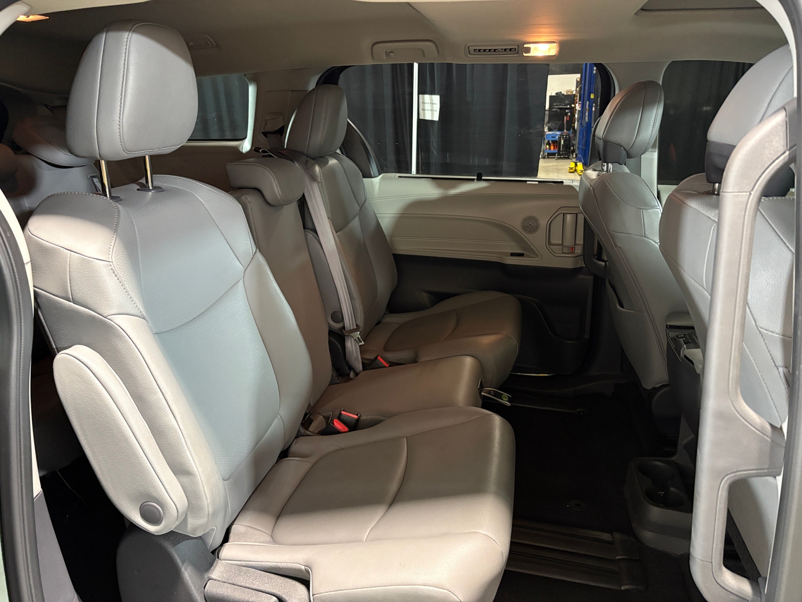 Thumbnail: 2022 Toyota Sienna - 5