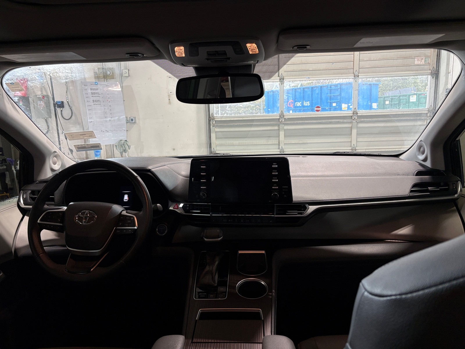 Thumbnail: 2022 Toyota Sienna - 2