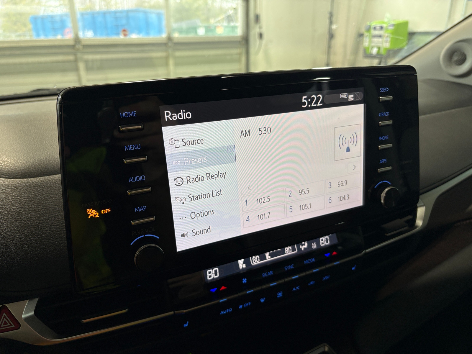 Thumbnail: 2022 Toyota Sienna - 3