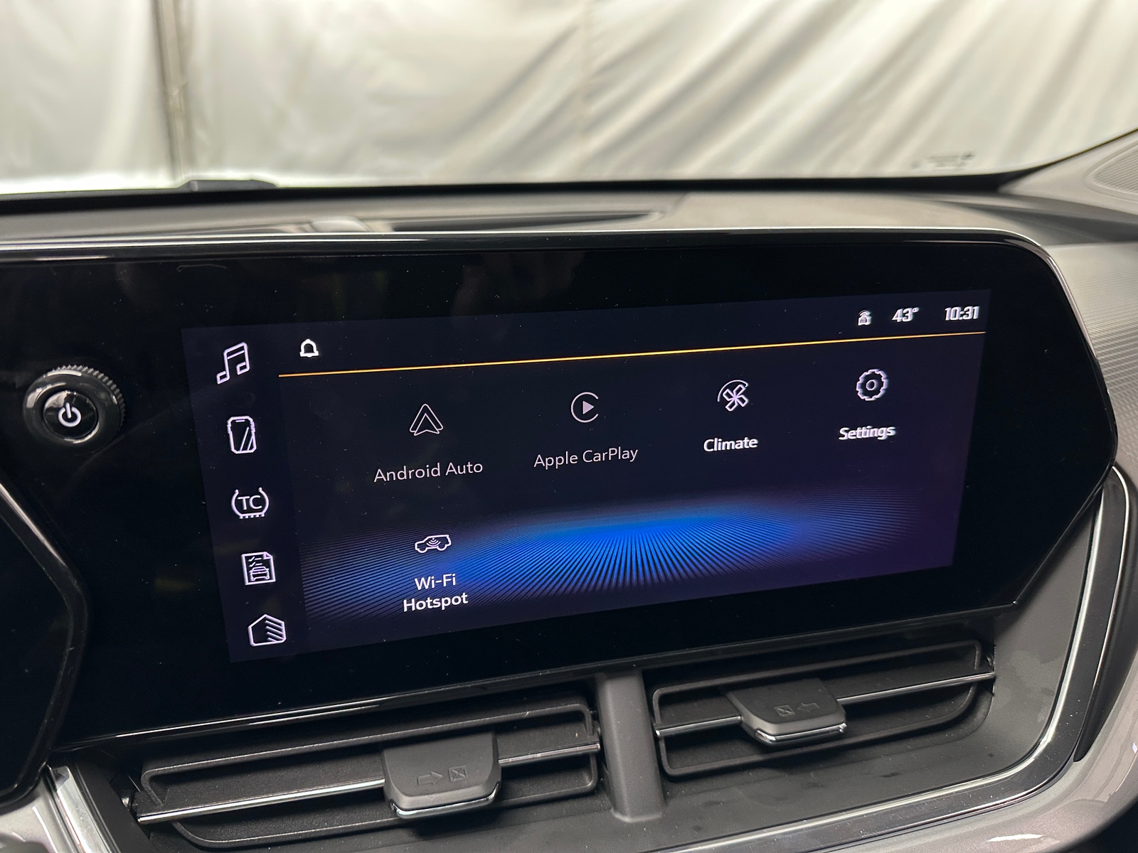 Thumbnail: 2025 Chevrolet Trax - 4