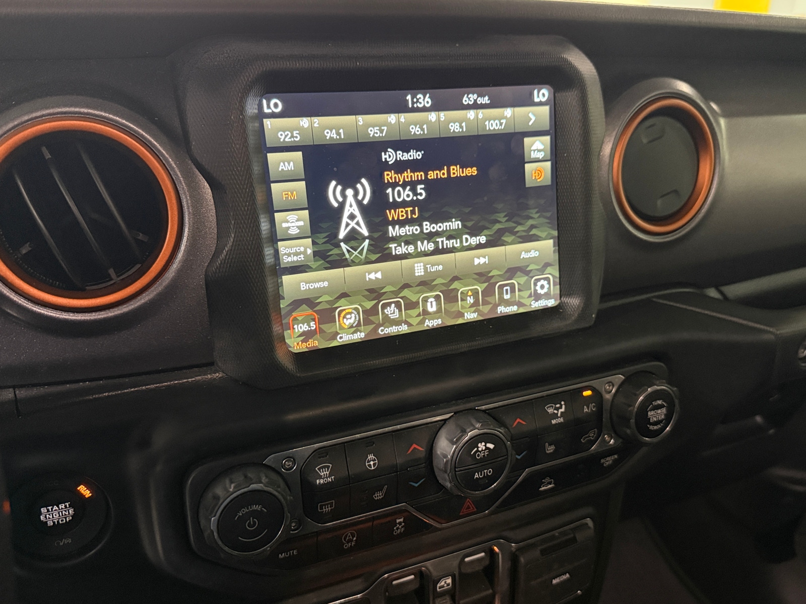 Thumbnail: 2022 Jeep Gladiator - 3