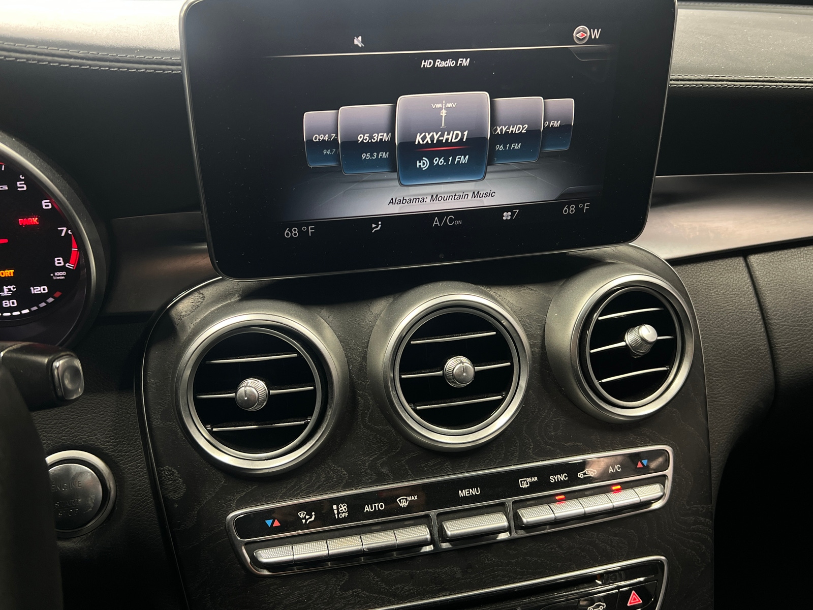 Thumbnail: 2016 Mercedes-Benz C-Class - 3