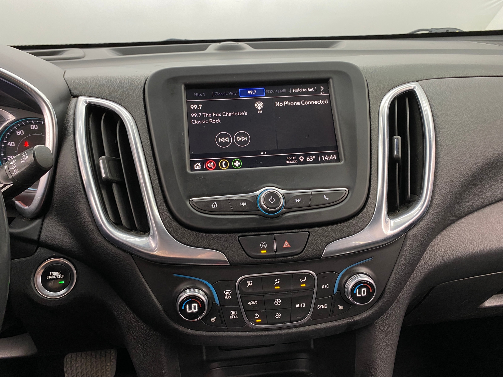 Thumbnail: 2022 Chevrolet Equinox - 4