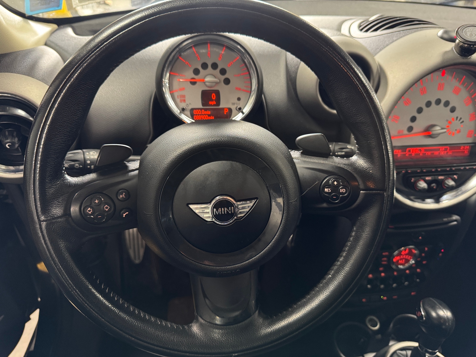 Thumbnail: 2011 MINI Cooper Countryman - 4