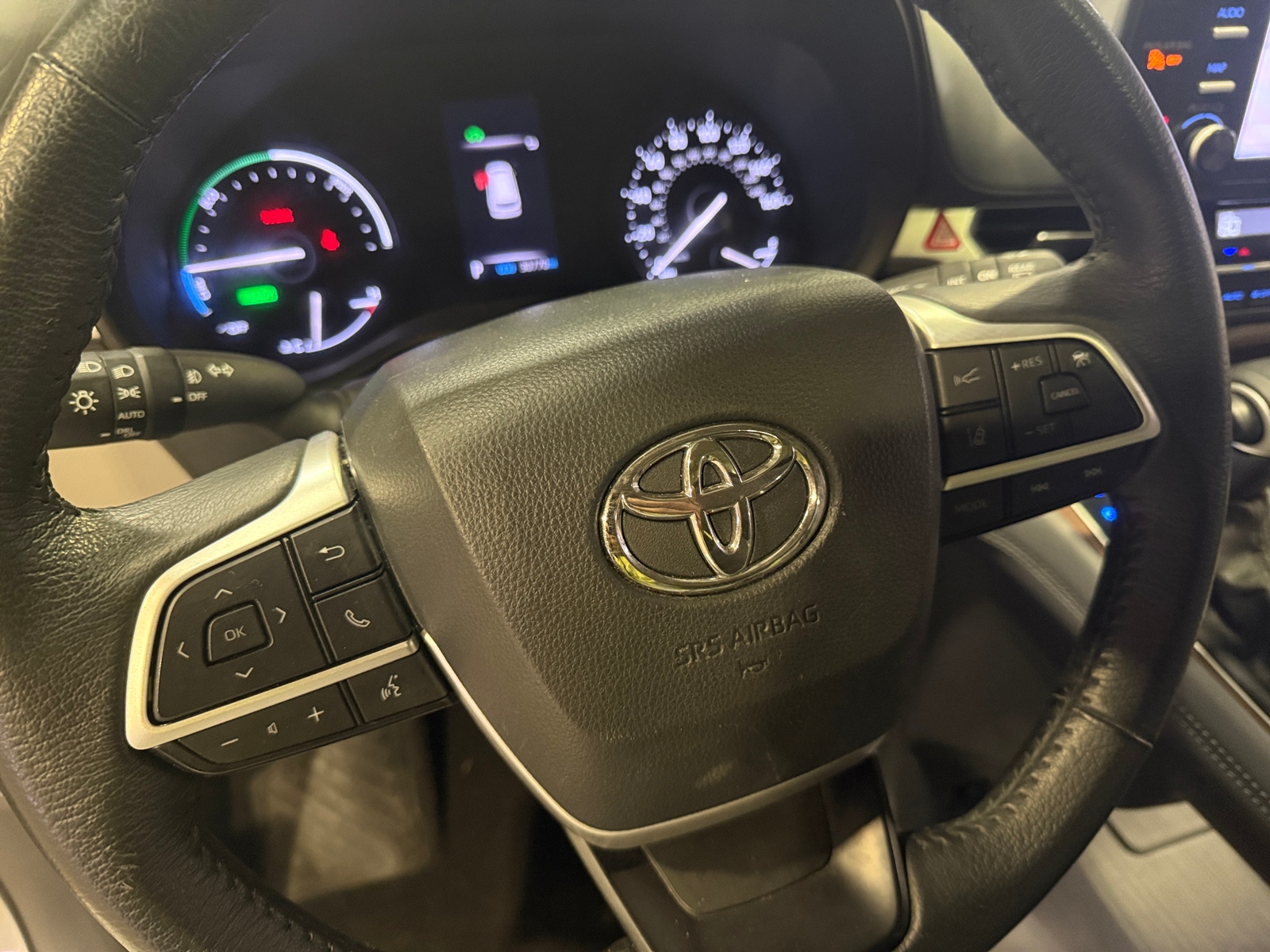 Thumbnail: 2024 Toyota Sienna - 4