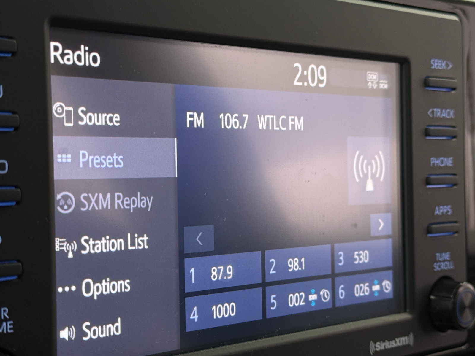 Thumbnail: 2020 Toyota RAV4 - 4