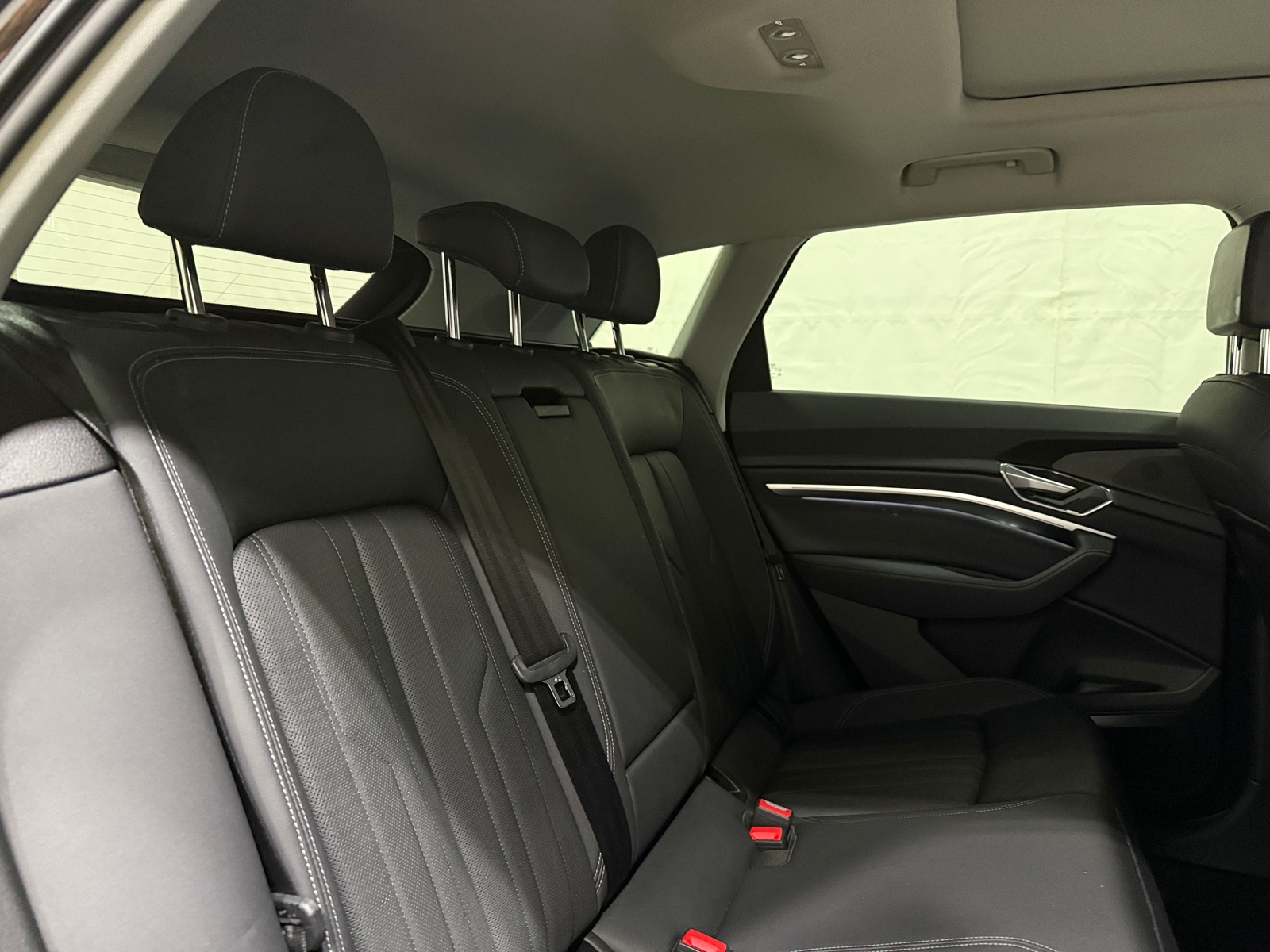 Thumbnail: 2021 Audi e-tron - 5