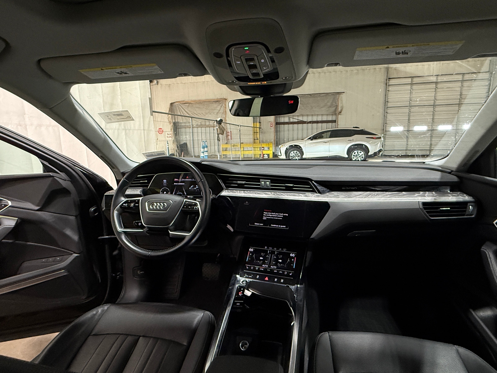 Thumbnail: 2021 Audi e-tron - 2