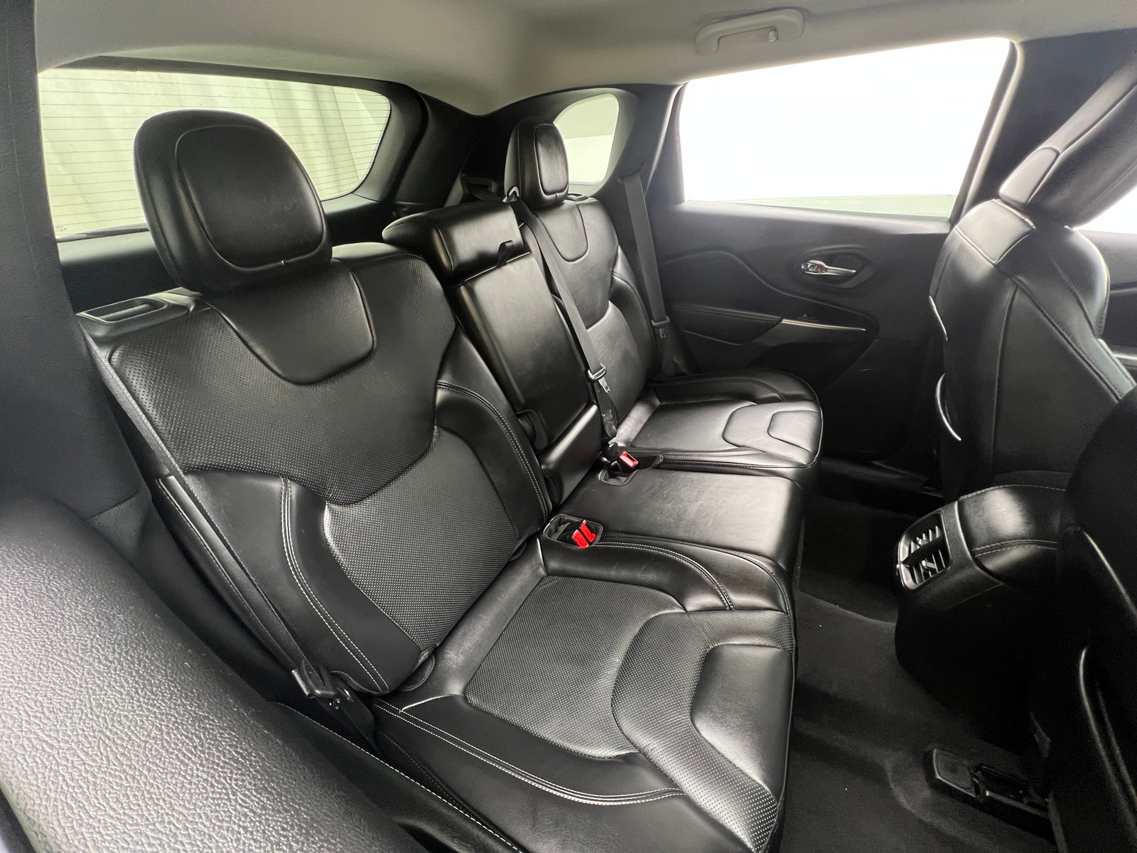 Thumbnail: 2021 Jeep Cherokee - 5