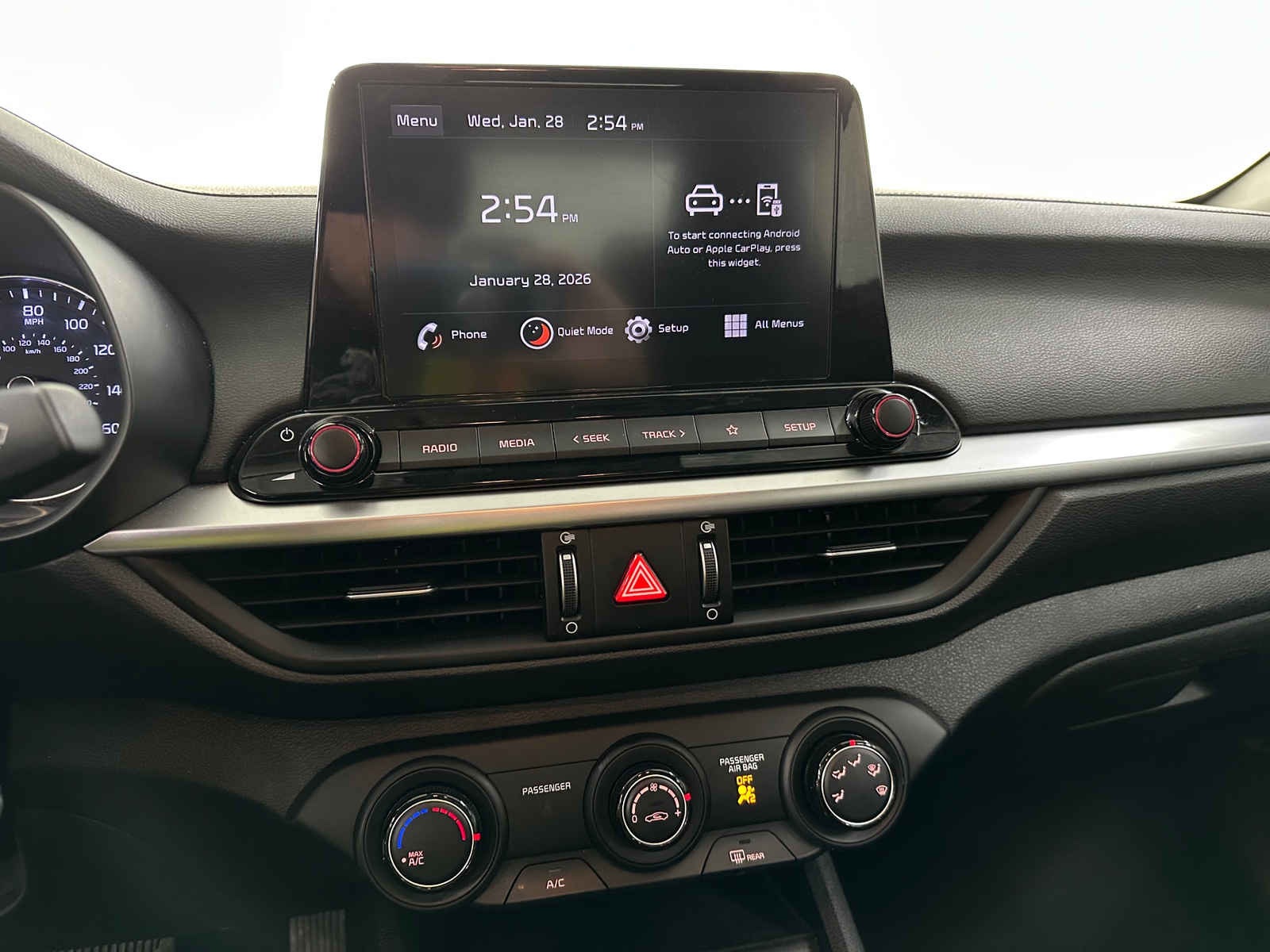 Thumbnail: 2024 Kia Forte - 4