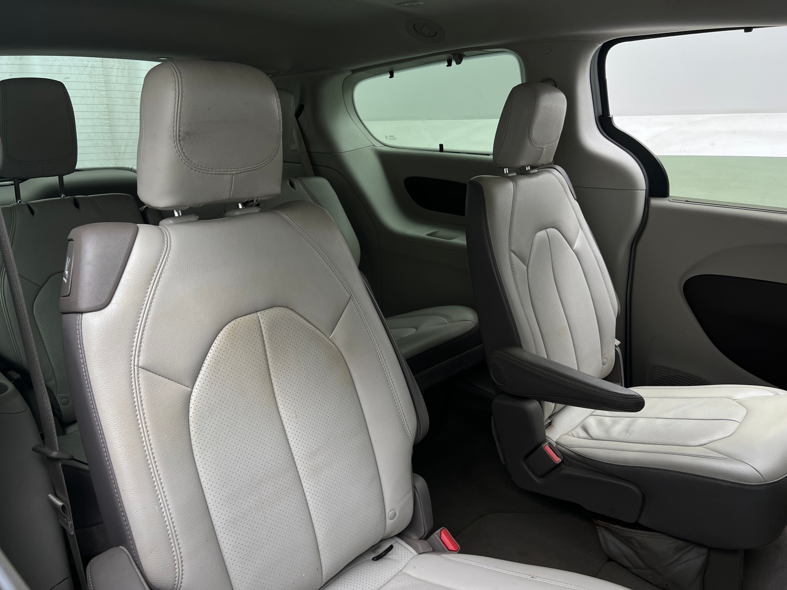 Thumbnail: 2017 Chrysler Pacifica - 5