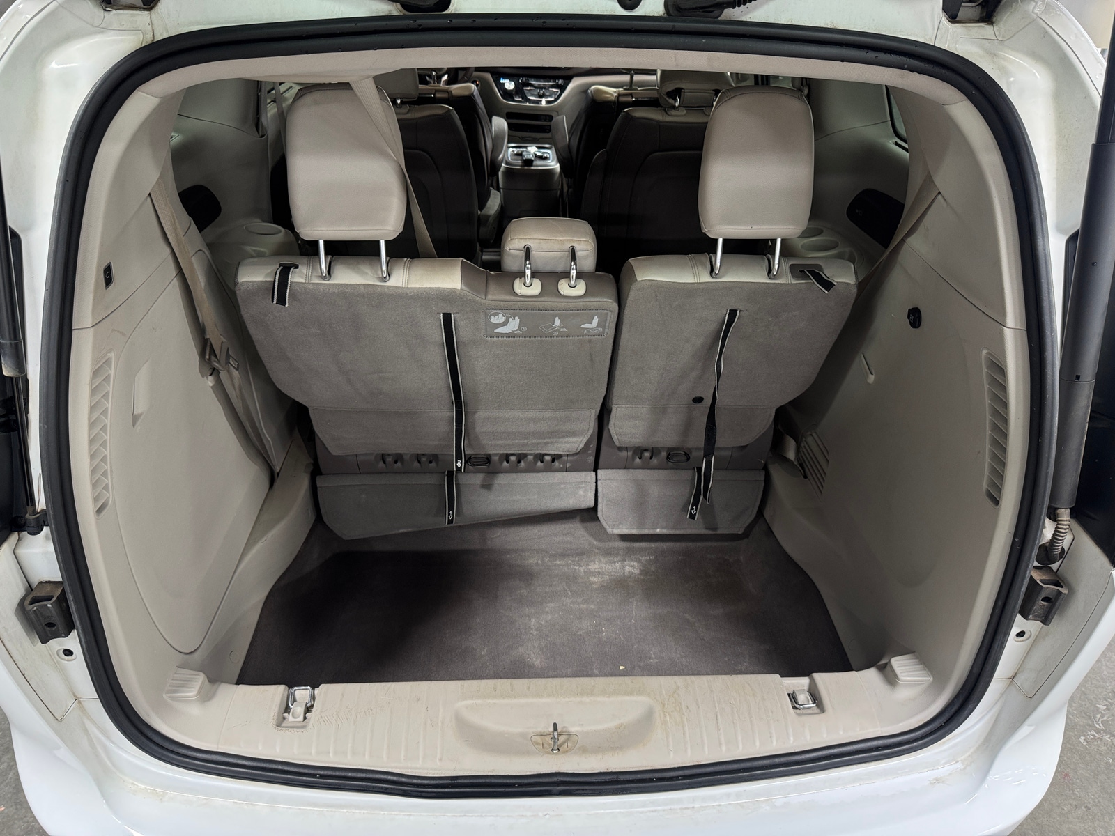 Thumbnail: 2017 Chrysler Pacifica - 6