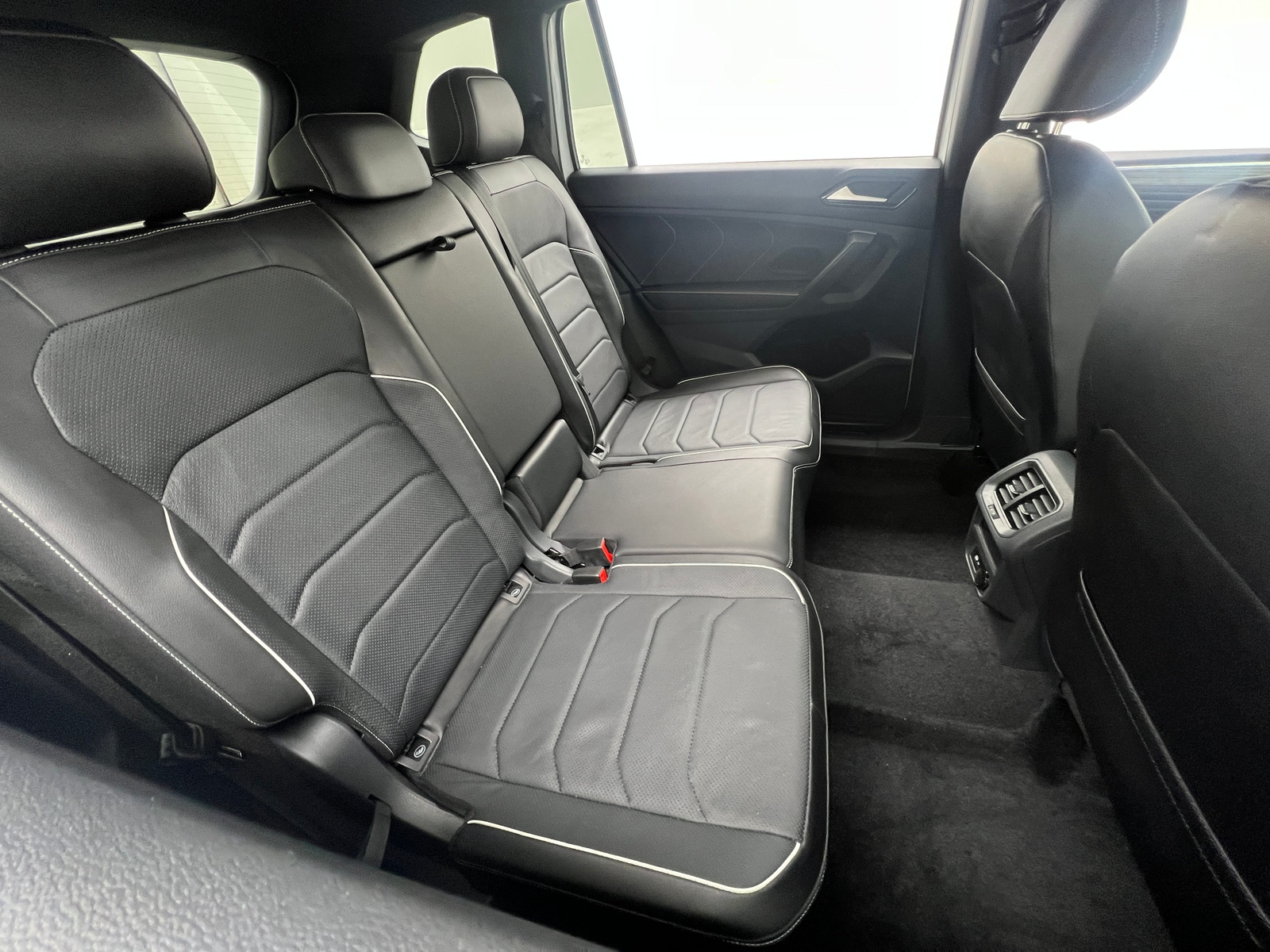 Thumbnail: 2024 Volkswagen Tiguan - 5