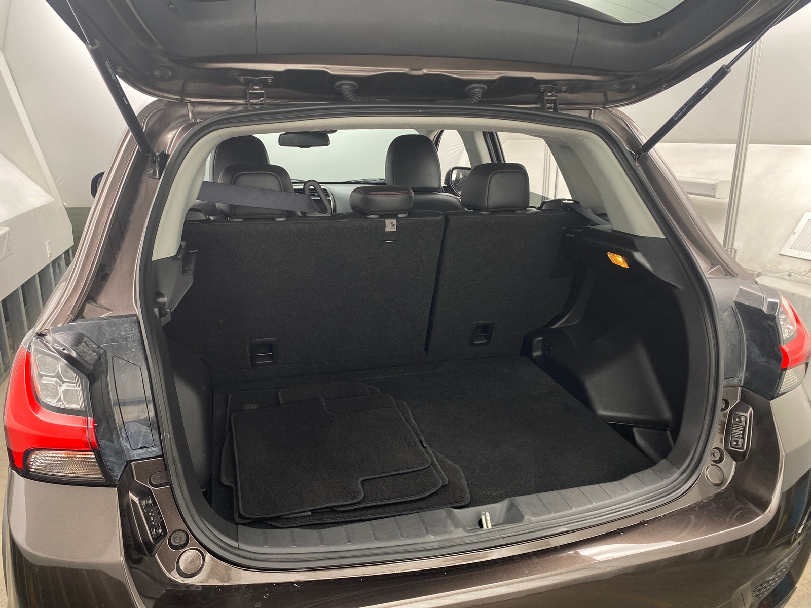 Thumbnail: 2023 Mitsubishi Outlander Sport - 7