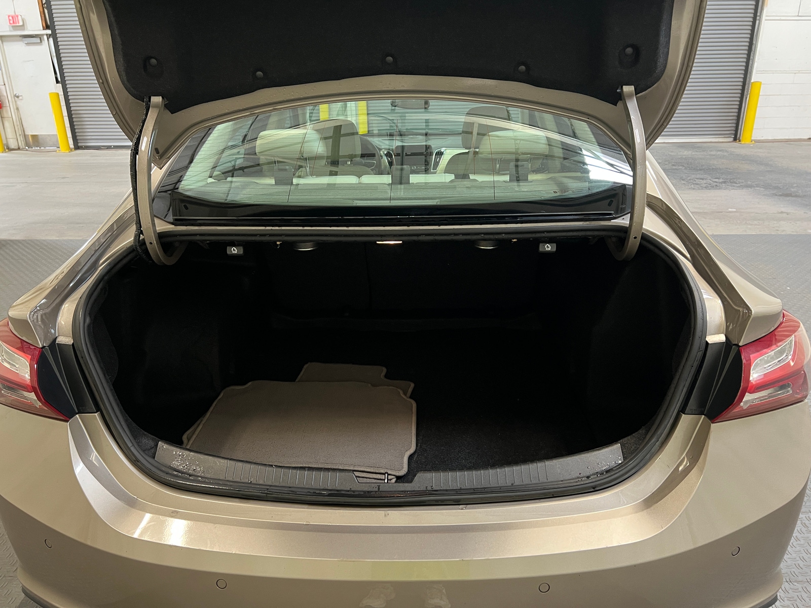 Thumbnail: 2024 Chevrolet Malibu - 6