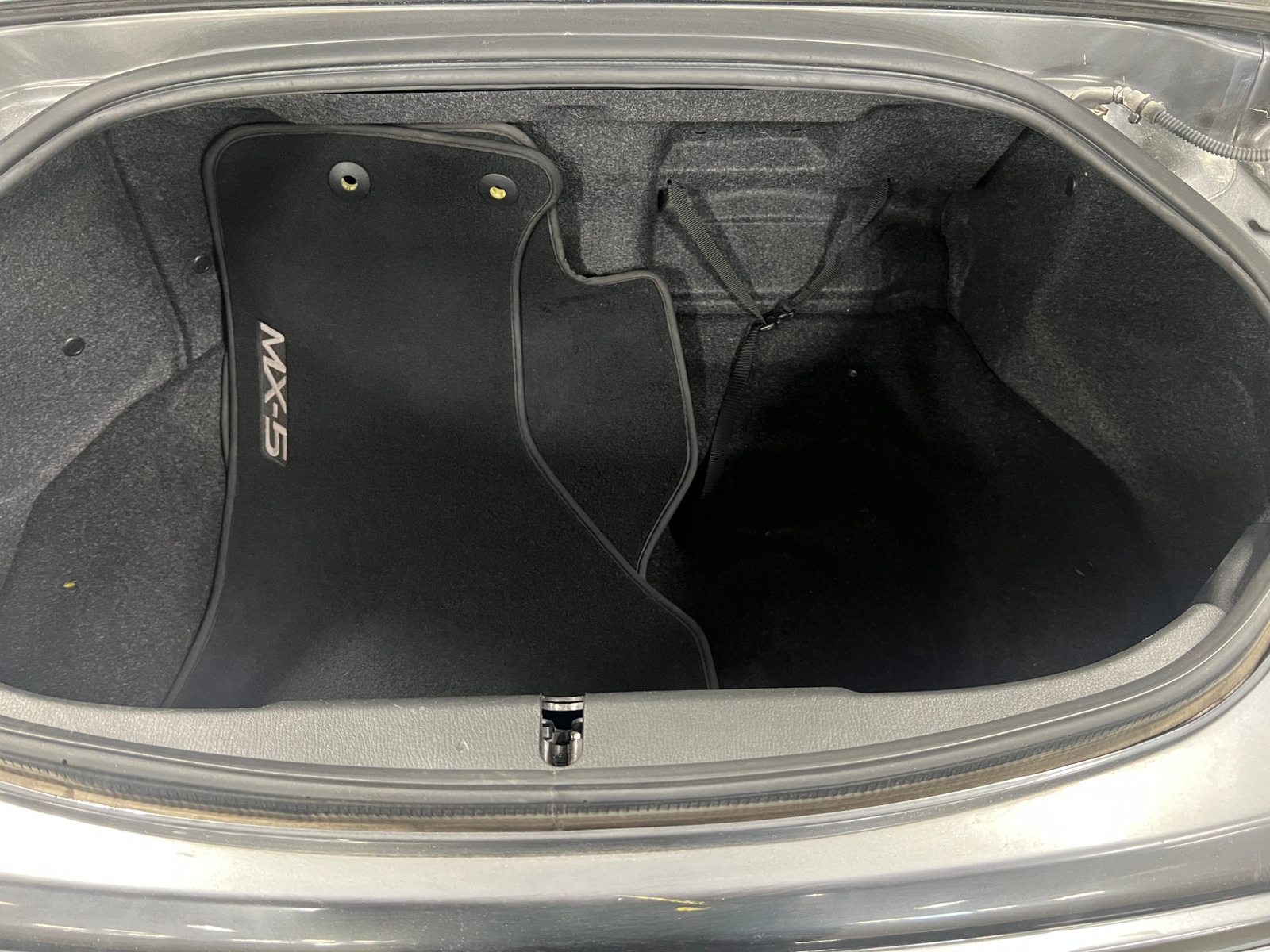 Thumbnail: 2019 Mazda MX-5 Miata - 5