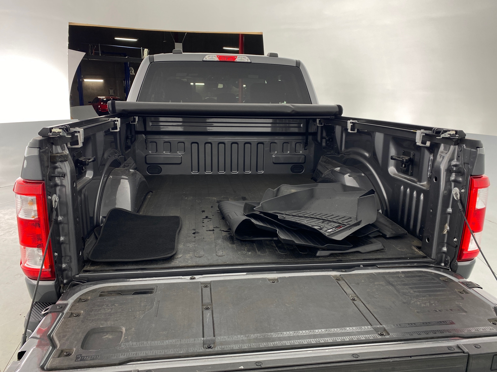 Thumbnail: 2022 Ford Econoline - 7