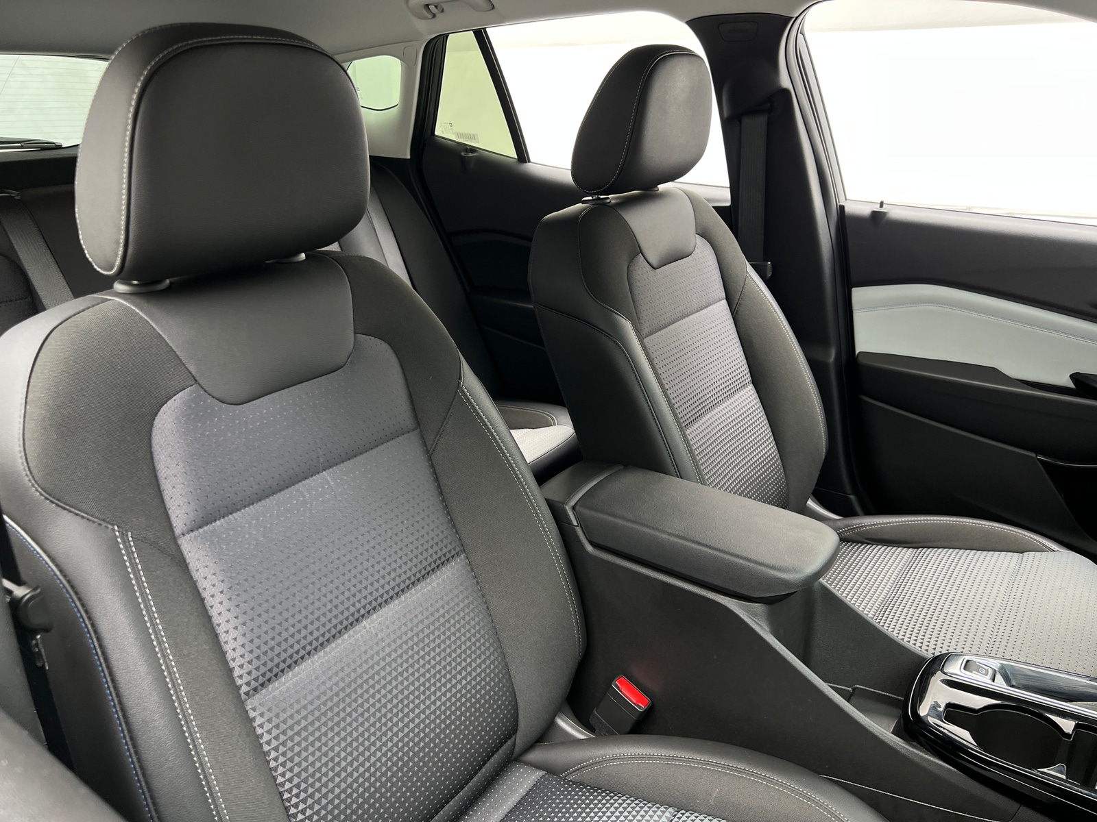 Thumbnail: 2025 Chevrolet Trax - 2