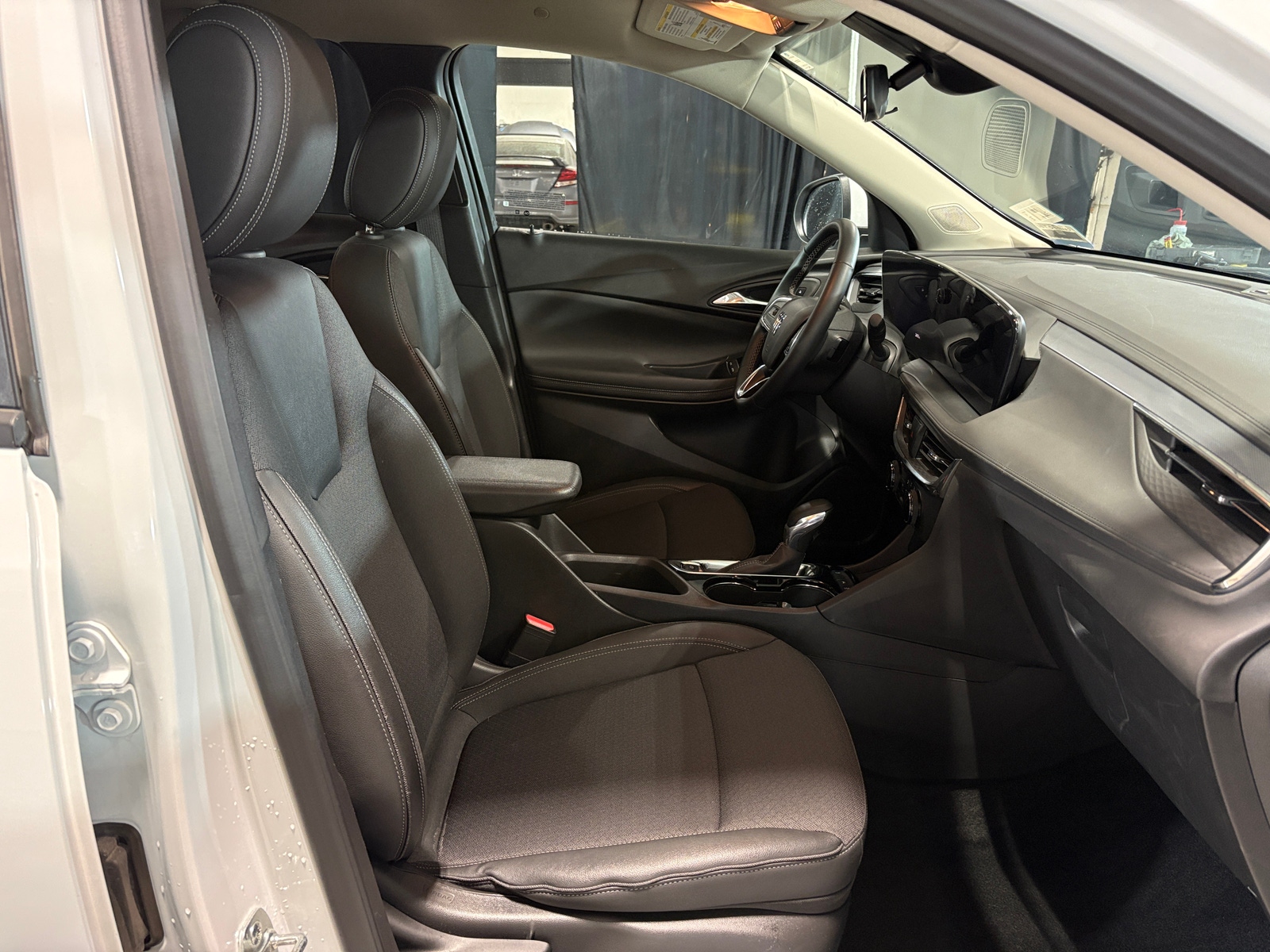 Thumbnail: 2025 Buick Encore GX - 2